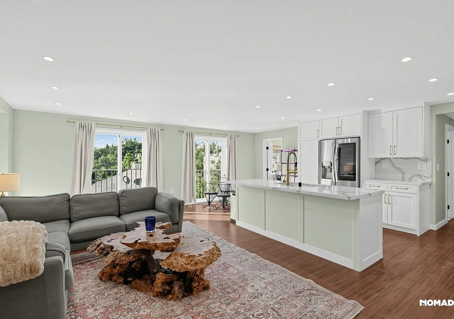 Charming 2BR House in Los Angeles — Photo 1