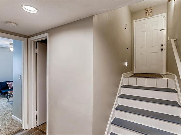4th image of 1610 Glenleaf Dr