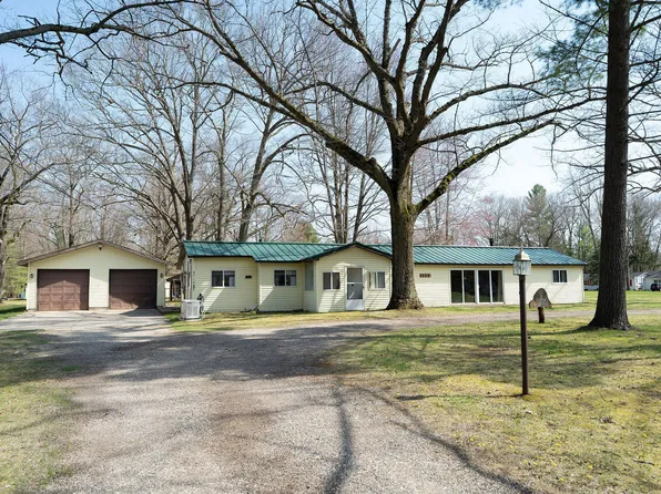 3222 E Houghton Lake Dr, Houghton Lake, MI 48629