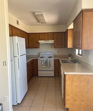 3rd image of 16015 S Yava Rd