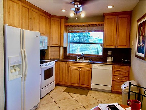3rd image of 9781 Sunrise Lakes Blvd APT 301