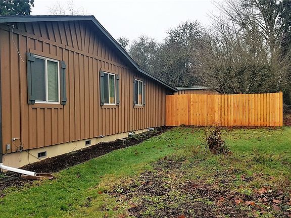 3rd image of 413 2nd Ave NE