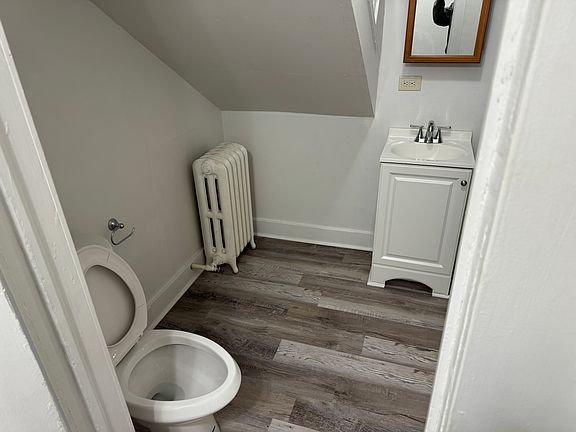 4th image of 137 S Allen St #6