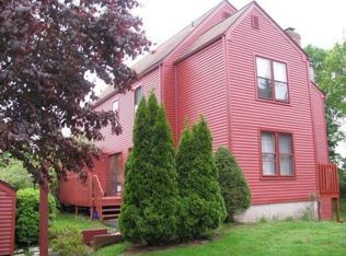 4 Danforth Ln, Rocky Hill, CT 06067
