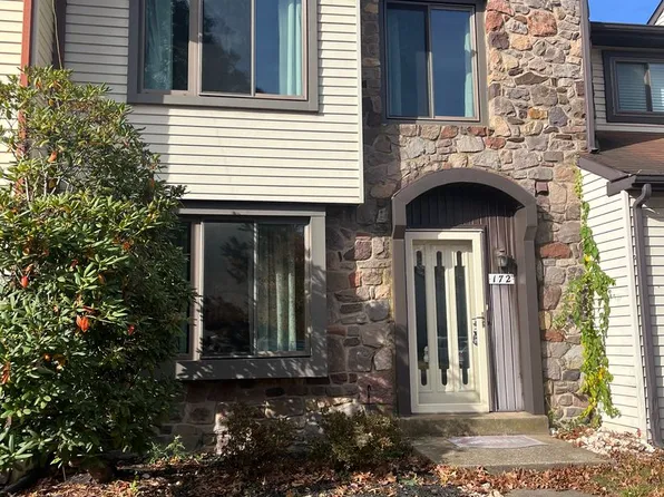 172 Windham Ct, Newtown, PA 18940