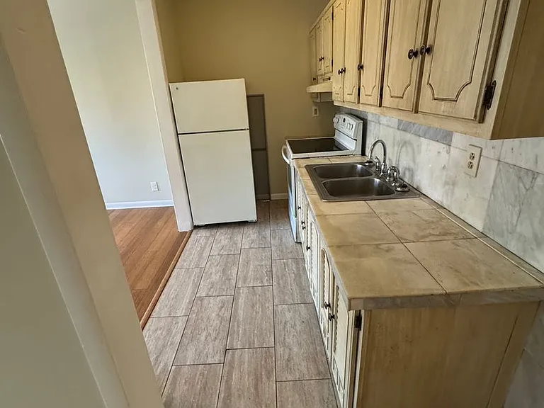 228 Northampton St — Photo 19