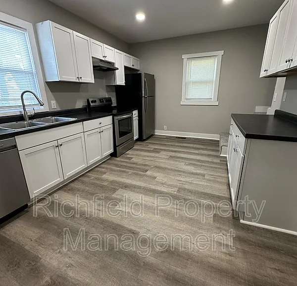 218 N Tacoma Ave — Photo 4
