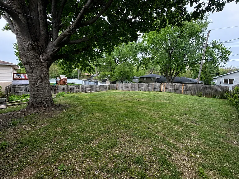 3202 W Birkshire Dr — Photo 3