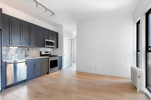 Rented by Living New York | media 13