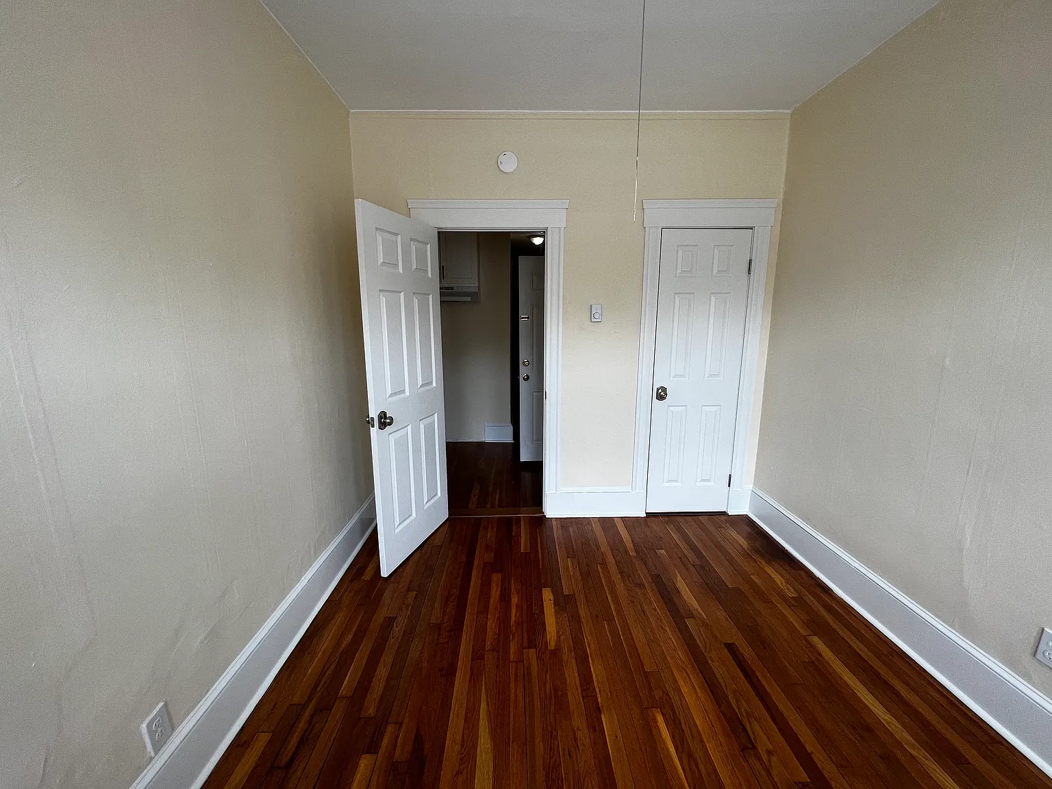 2 bed, 999 sqft, $3,500 — Photo 2