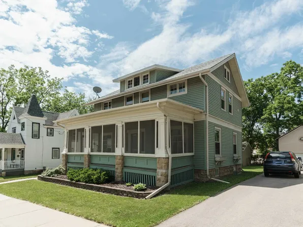 213 W Rollin St, Edgerton, WI 53534