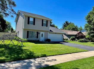 2304 Woodview Ln, Naperville, IL 60565