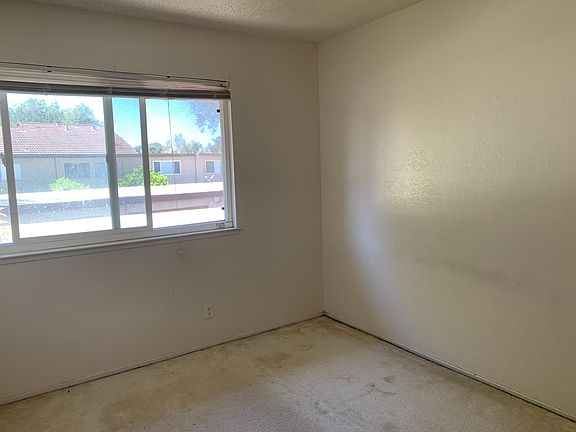 5th image of 836 Whitefir Ln