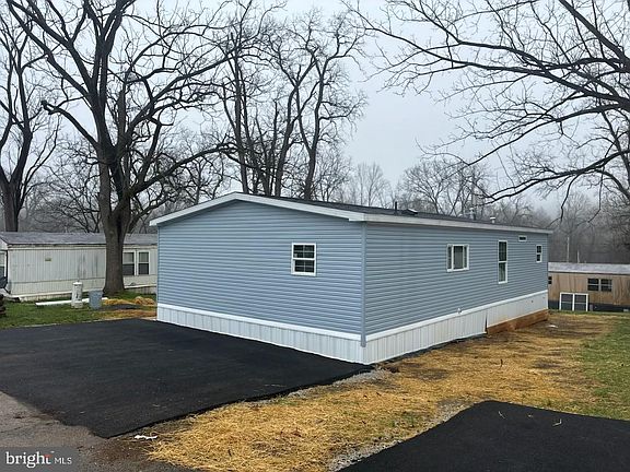 2nd image of 300 Ridge Rd Trailer 99