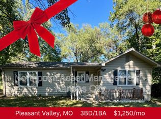 8608 Pence Rd, Pleasant Valley, MO 64068