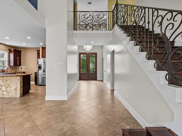 201 Lago Vista St, Kemah, TX 77565