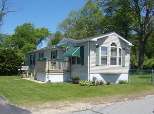 28 Allen St, Acushnet, MA 02743