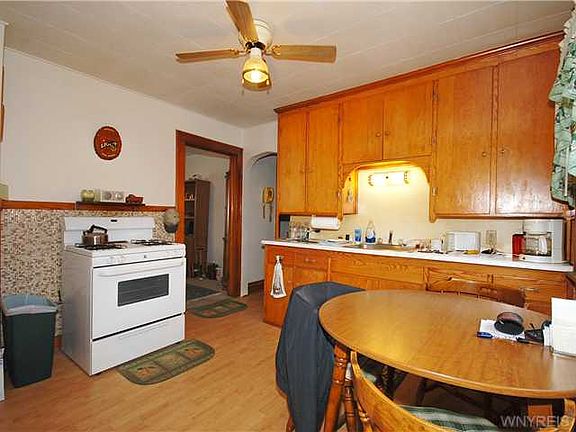 3rd image of 24 Evelyn Ave