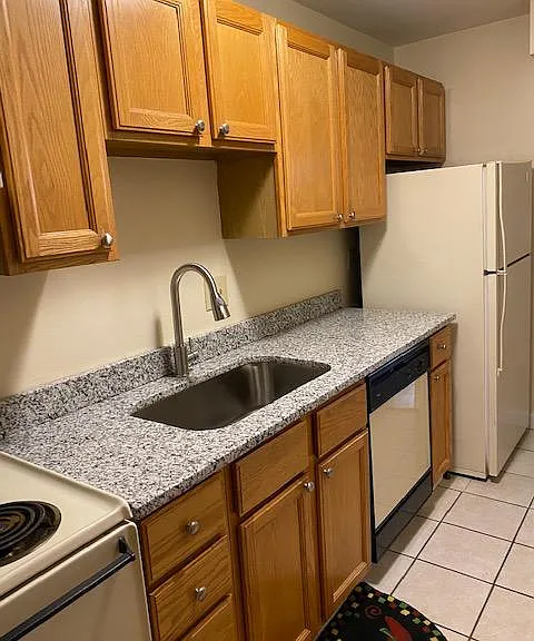 2270 Madison Rd #2B — Photo 8