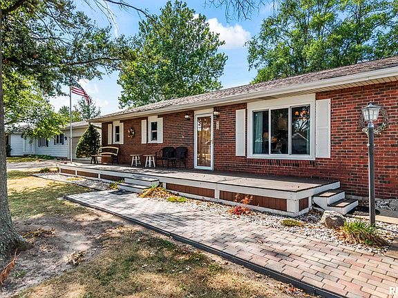 5th image of 72 Michele Dr