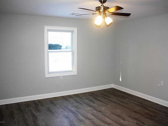 5th image of 27 Buckingham Dr