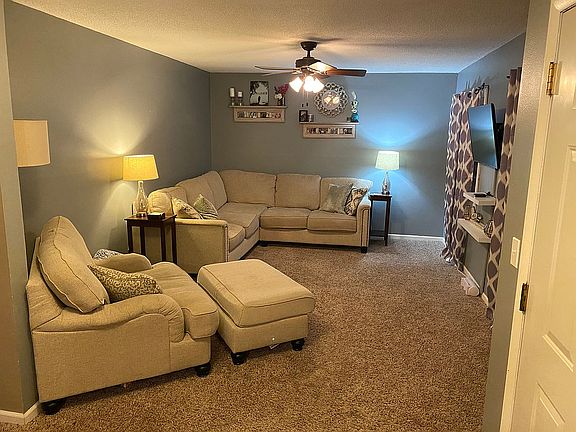 3rd image of 24 Shorewood Dr