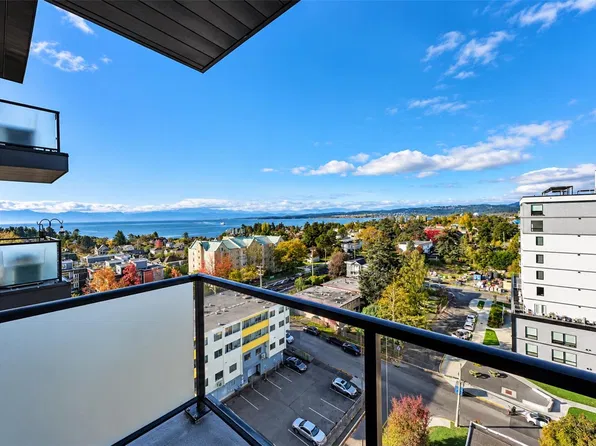 622 Admirals Rd #907, Esquimalt, BC V9A 2N7