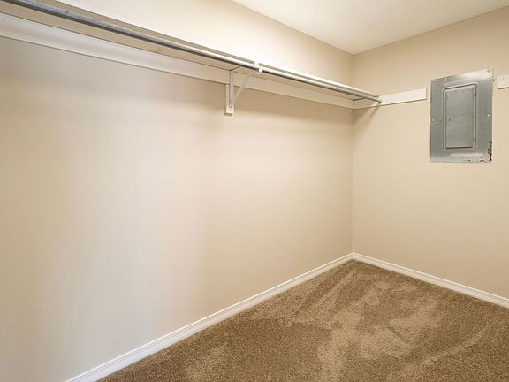 4th image of 358 W Southampton Dr APT 2