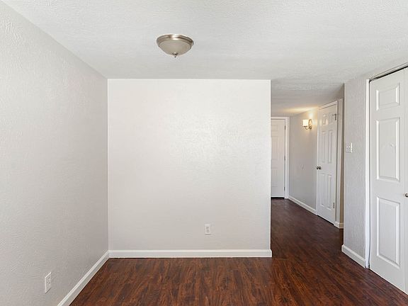 4th image of 4220 Yellowleaf Dr
