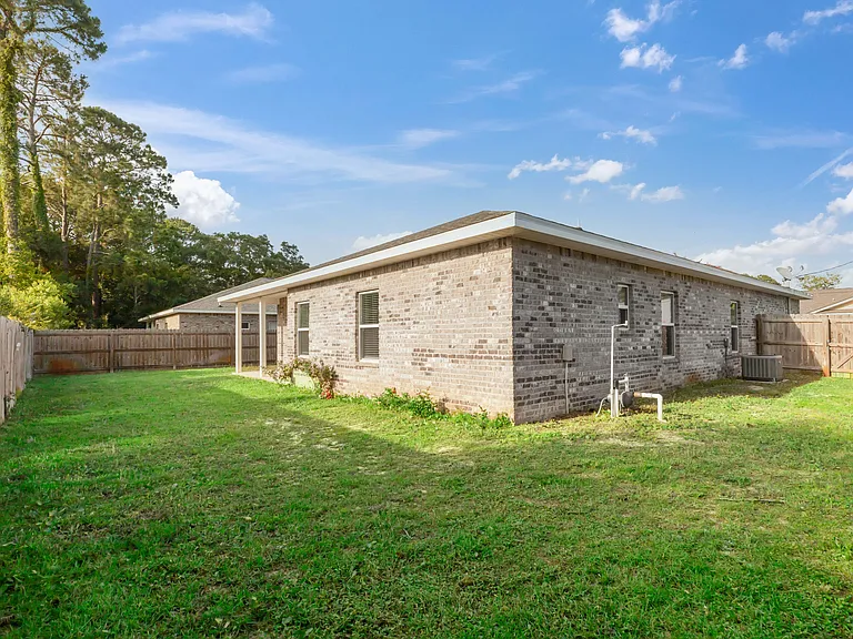 64 Brenda Ln — Photo 13
