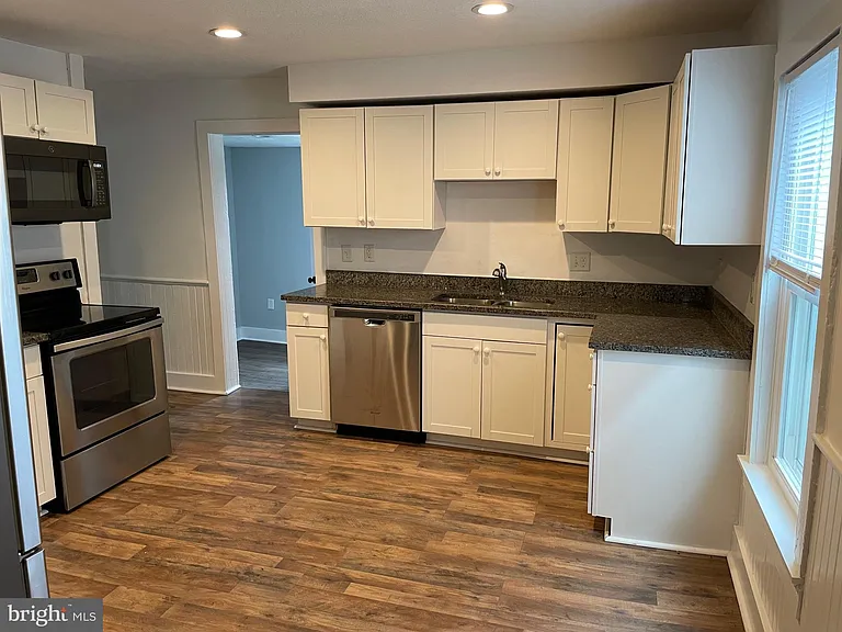 318 Highland Ave — Photo 4