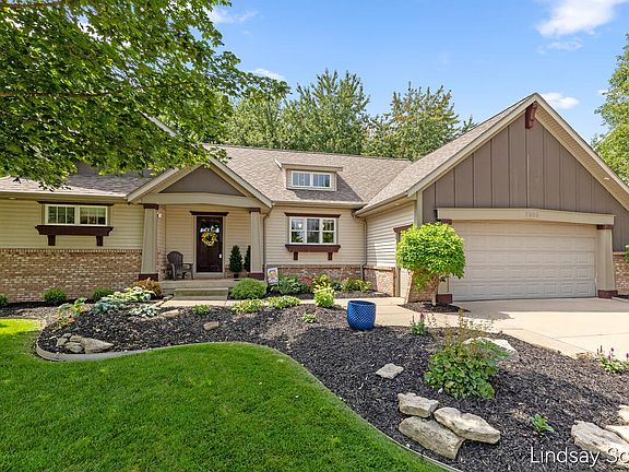 2nd image of 7889 Meadowood Dr