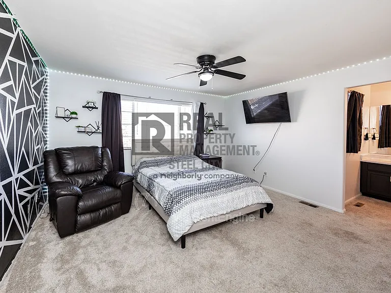 2214 Cowhand Pl — Photo 28
