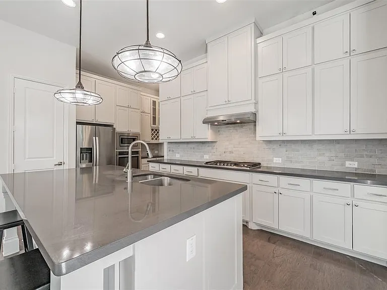 8075 Sunflower Ln — Photo 10