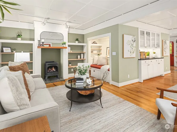 13428 NE 111th Court, Redmond, WA 98052