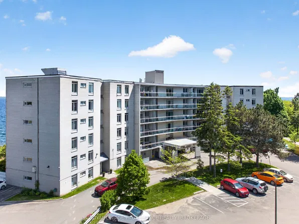 1 Mowat Ave #403, Kingston, ON K7M 1J8