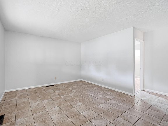 5th image of 1286 Southfield Dr S