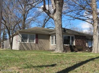 107 N Peach St, Du Quoin, IL 62832