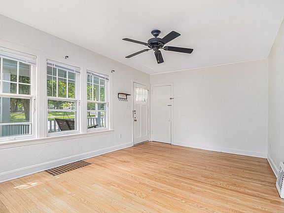 4th image of 708 Pauline Blvd