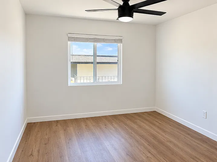 2 bed, 750 sqft, $2,200 — Photo 4