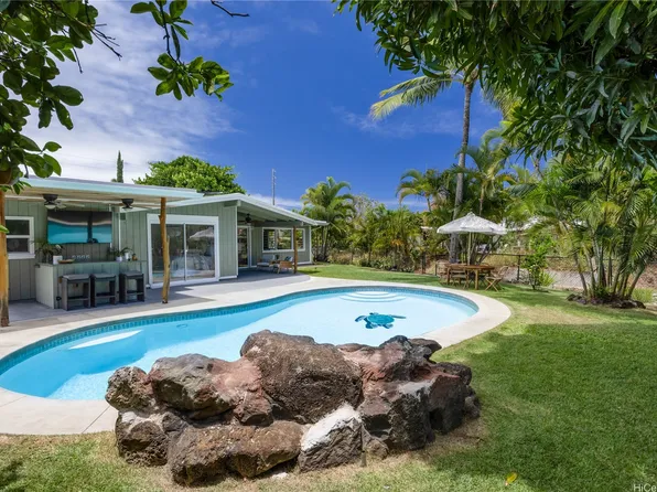 757 Akumu St, Kailua, HI 96734