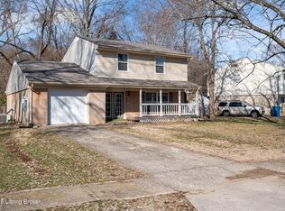 3902 Riveroaks Cir, Louisville, KY