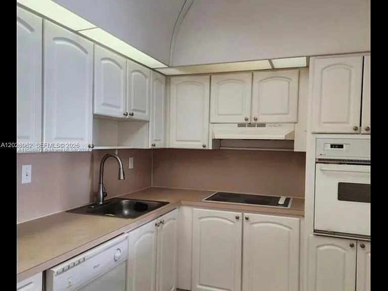19390 Collins Ave #904 — Photo 8