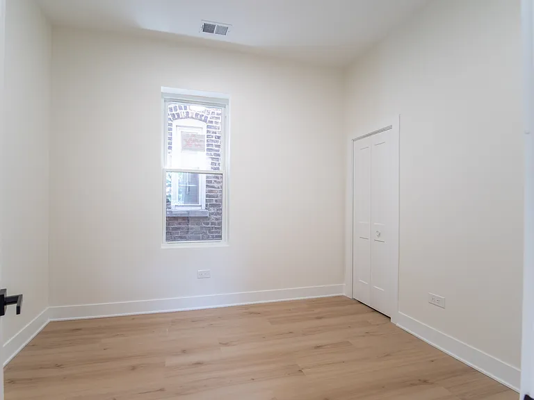 2753 W Chicago Ave #1 — Photo 12