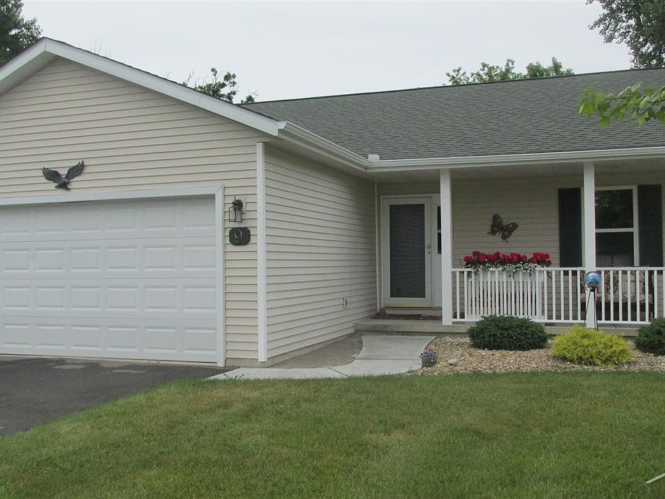 1st image of 9 Pondview Dr