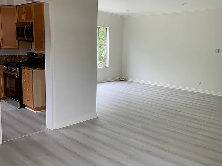 335 N Oakhurst Dr #4 — Photo 6