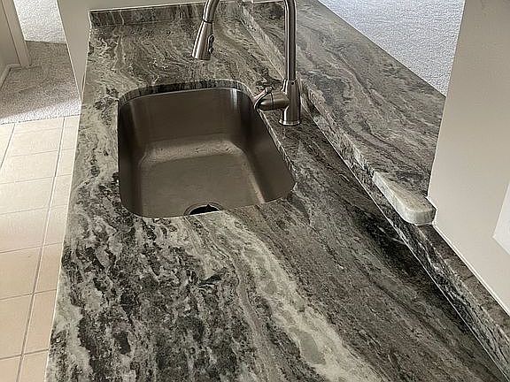 Granite counter/bar tops