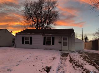 705 S Williams Ave, Sioux Falls, SD 57104