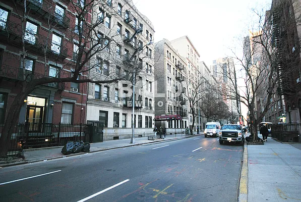 Rented by Bold New York | media 17