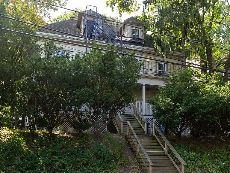58-56 Ridgemont St #D — Photo 17